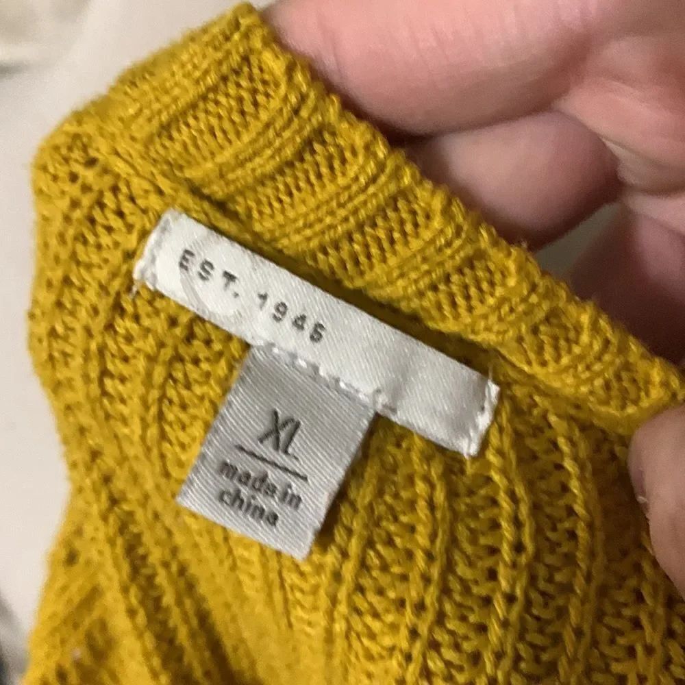 3for$20 sweater Xl - Picture 3 of 3